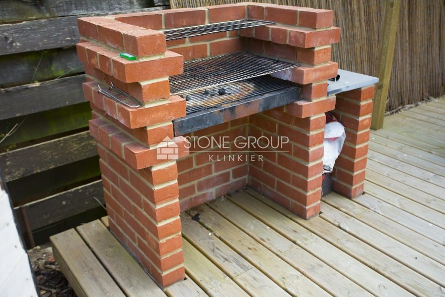 grill z cegły